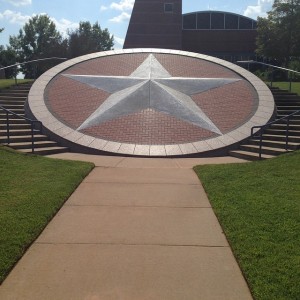 Image of the lone star monument in Texas