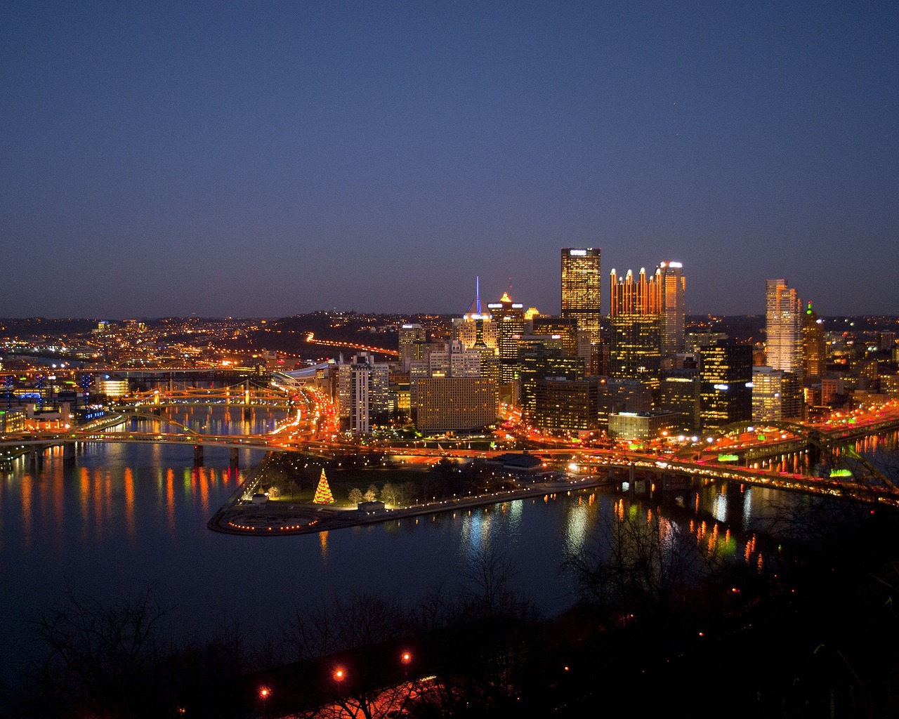 Image of downtown Pittsburgh where we provide answering services in Pennsylvania