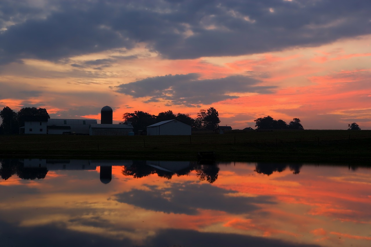 Image of a farm in Ohio at sunset